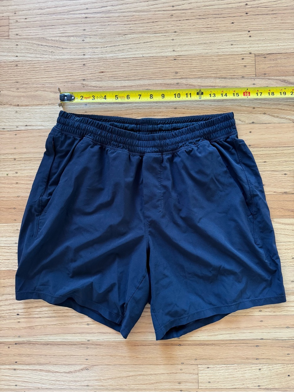 Lululemon Shorts Men’s Large Pace Breaker 7” Black Gym Running